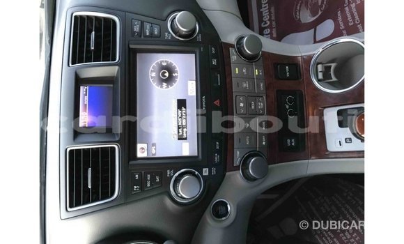 Buy Import Toyota Highlander Black Car in Import - Dubai in Ali Sabieh Region Buy Import Toyota Highlander Black Car in Import - Dubai in Ali Sabieh Region