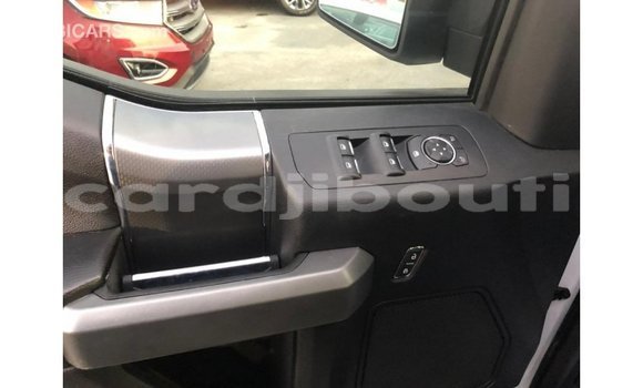 Acheter Import Voiture Ford V8 Blanc à Import - Dubai, Ali Sabieh Region Acheter Import Voiture Ford V8 Blanc à Import - Dubai, Ali Sabieh Region