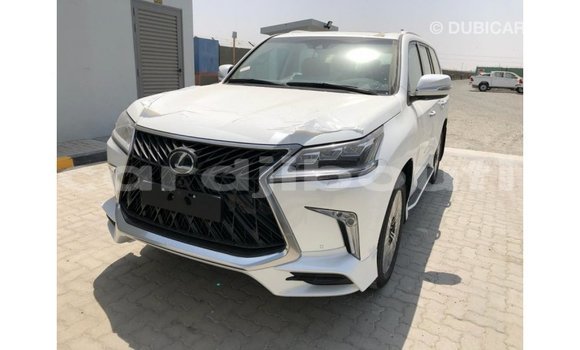 Acheter Import Voiture Lexus LX Blanc à Import - Dubai, Ali Sabieh Region