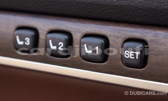 Acheter Import Voiture Toyota Land Cruiser Blanc à Import - Dubai, Ali Sabieh Region Acheter Import Voiture Toyota Land Cruiser Blanc à Import - Dubai, Ali Sabieh Region