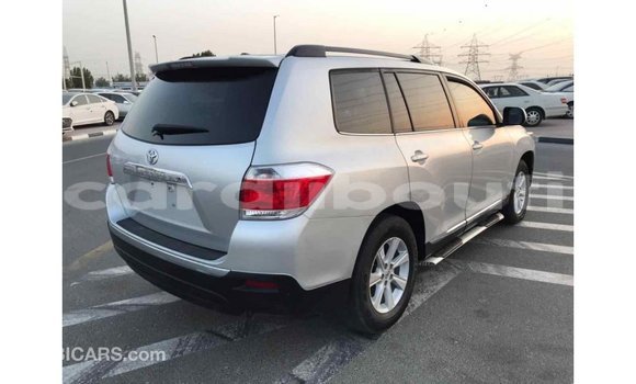 Buy Import Toyota Highlander Other Car in Import - Dubai in Ali Sabieh Region Buy Import Toyota Highlander Other Car in Import - Dubai in Ali Sabieh Region