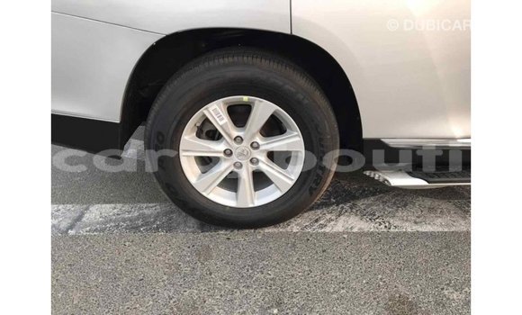 Buy Import Toyota Highlander Other Car in Import - Dubai in Ali Sabieh Region Buy Import Toyota Highlander Other Car in Import - Dubai in Ali Sabieh Region