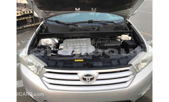 Buy Import Toyota Highlander Other Car in Import - Dubai in Ali Sabieh Region Buy Import Toyota Highlander Other Car in Import - Dubai in Ali Sabieh Region