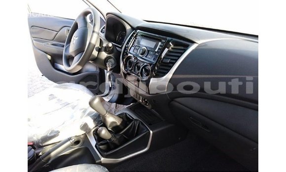 Acheter Import Voiture Mitsubishi L200 Blanc à Import - Dubai, Ali Sabieh Region Acheter Import Voiture Mitsubishi L200 Blanc à Import - Dubai, Ali Sabieh Region