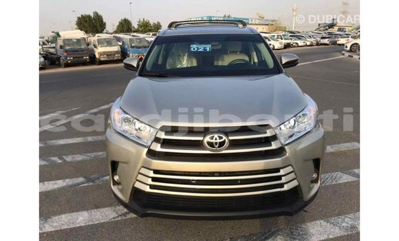 Buy Import Toyota Highlander Beige Car in Import - Dubai in Ali Sabieh Region Buy Import Toyota Highlander Beige Car in Import - Dubai in Ali Sabieh Region