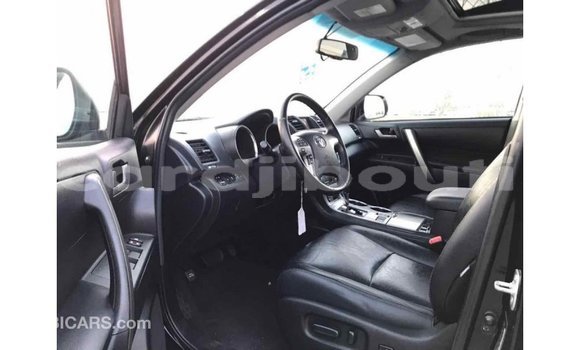 Buy Import Toyota Highlander Black Car in Import - Dubai in Ali Sabieh Region Buy Import Toyota Highlander Black Car in Import - Dubai in Ali Sabieh Region