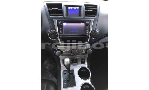 Buy Import Toyota Highlander Black Car in Import - Dubai in Ali Sabieh Region Buy Import Toyota Highlander Black Car in Import - Dubai in Ali Sabieh Region