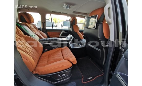 Buy Import Toyota Land Cruiser Black Car in Import - Dubai in Ali Sabieh Region Buy Import Toyota Land Cruiser Black Car in Import - Dubai in Ali Sabieh Region