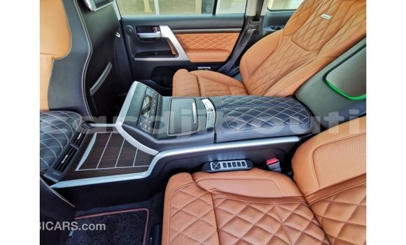 Buy Import Toyota Land Cruiser Black Car in Import - Dubai in Ali Sabieh Region Buy Import Toyota Land Cruiser Black Car in Import - Dubai in Ali Sabieh Region