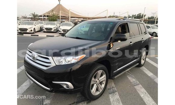 Acheter Import Voiture Toyota Highlander Noir à Import - Dubai, Ali Sabieh Region Acheter Import Voiture Toyota Highlander Noir à Import - Dubai, Ali Sabieh Region