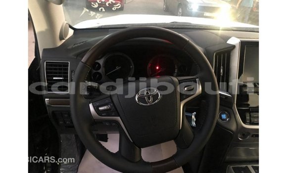 Acheter Import Voiture Toyota Land Cruiser Noir à Import - Dubai, Ali Sabieh Region Acheter Import Voiture Toyota Land Cruiser Noir à Import - Dubai, Ali Sabieh Region