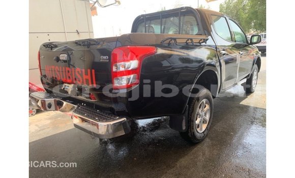 Acheter Import Voiture Mitsubishi L200 Noir à Import - Dubai, Ali Sabieh Region Acheter Import Voiture Mitsubishi L200 Noir à Import - Dubai, Ali Sabieh Region