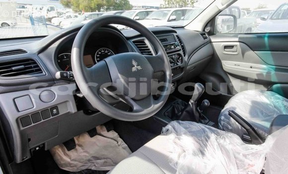 Acheter Import Voiture Mitsubishi L200 Blanc à Import - Dubai, Ali Sabieh Region