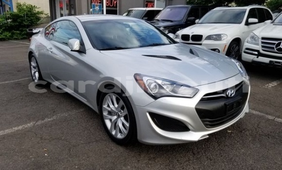 Acheter Occasion Voiture Hyundai Genesis Coupe Gris à Djibouti, Djibouti Region Acheter Occasion Voiture Hyundai Genesis Coupe Gris à Djibouti, Djibouti Region