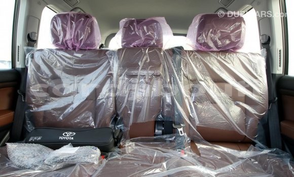 Acheter Import Voiture Toyota Land Cruiser Noir à Import - Dubai, Ali Sabieh Region Acheter Import Voiture Toyota Land Cruiser Noir à Import - Dubai, Ali Sabieh Region