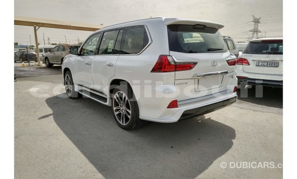 Acheter Import Voiture Lexus LX Blanc à Import - Dubai, Ali Sabieh Region Acheter Import Voiture Lexus LX Blanc à Import - Dubai, Ali Sabieh Region