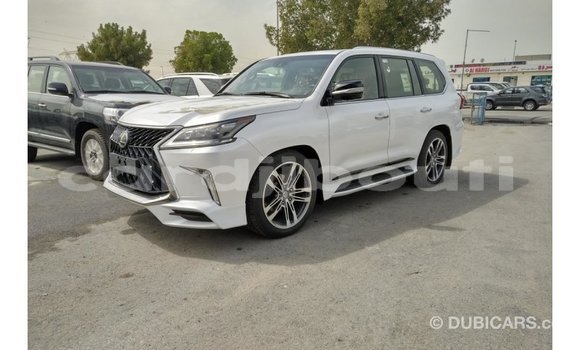 Acheter Import Voiture Lexus LX Blanc à Import - Dubai, Ali Sabieh Region Acheter Import Voiture Lexus LX Blanc à Import - Dubai, Ali Sabieh Region