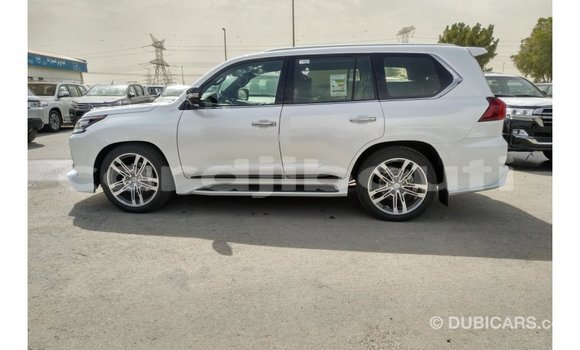 Acheter Import Voiture Lexus LX Blanc à Import - Dubai, Ali Sabieh Region Acheter Import Voiture Lexus LX Blanc à Import - Dubai, Ali Sabieh Region