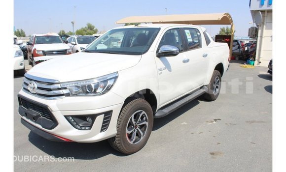 Acheter Import Voiture Toyota Hilux Blanc à Import - Dubai, Ali Sabieh Region Acheter Import Voiture Toyota Hilux Blanc à Import - Dubai, Ali Sabieh Region