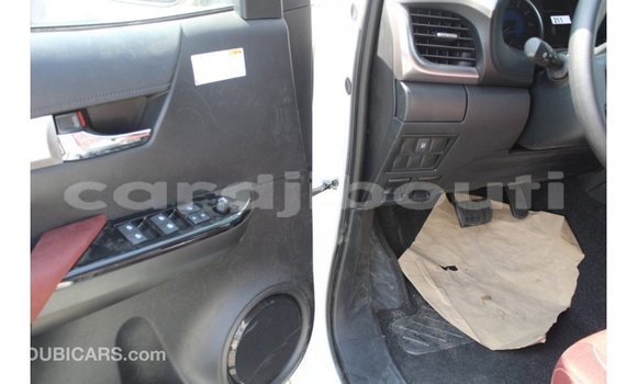 Acheter Import Voiture Toyota Hilux Blanc à Import - Dubai, Ali Sabieh Region Acheter Import Voiture Toyota Hilux Blanc à Import - Dubai, Ali Sabieh Region