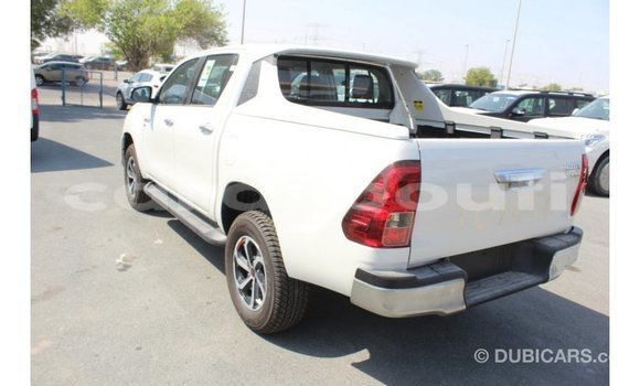 Acheter Import Voiture Toyota Hilux Blanc à Import - Dubai, Ali Sabieh Region Acheter Import Voiture Toyota Hilux Blanc à Import - Dubai, Ali Sabieh Region