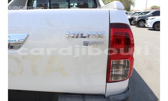 Acheter Import Voiture Toyota Hilux Blanc à Import - Dubai, Ali Sabieh Region Acheter Import Voiture Toyota Hilux Blanc à Import - Dubai, Ali Sabieh Region
