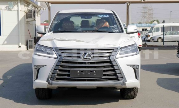 Acheter Import Voiture Lexus LX Blanc à Import - Dubai, Ali Sabieh Region Acheter Import Voiture Lexus LX Blanc à Import - Dubai, Ali Sabieh Region
