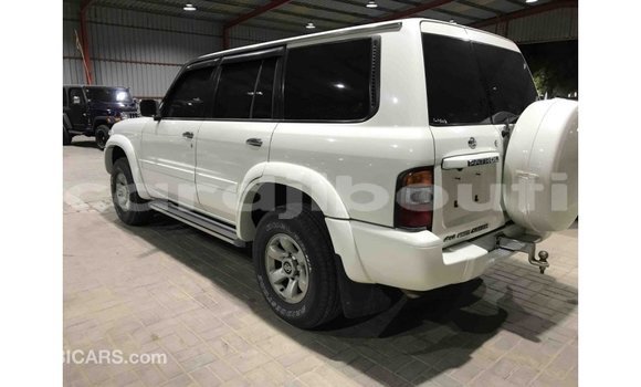 Acheter Import Voiture Nissan Patrol Blanc à Import - Dubai, Ali Sabieh Region Acheter Import Voiture Nissan Patrol Blanc à Import - Dubai, Ali Sabieh Region