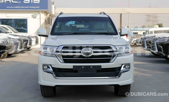 Acheter Import Voiture Toyota Land Cruiser Blanc à Import - Dubai, Ali Sabieh Region Acheter Import Voiture Toyota Land Cruiser Blanc à Import - Dubai, Ali Sabieh Region