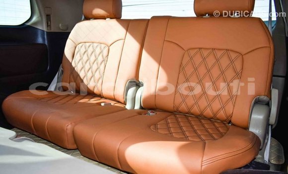 Acheter Import Voiture Toyota Land Cruiser Blanc à Import - Dubai, Ali Sabieh Region Acheter Import Voiture Toyota Land Cruiser Blanc à Import - Dubai, Ali Sabieh Region