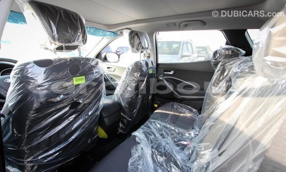 Buy Import Hyundai Santa Fe White Car in Import - Dubai in Ali Sabieh Region Buy Import Hyundai Santa Fe White Car in Import - Dubai in Ali Sabieh Region