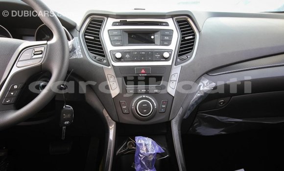 Buy Import Hyundai Santa Fe White Car in Import - Dubai in Ali Sabieh Region Buy Import Hyundai Santa Fe White Car in Import - Dubai in Ali Sabieh Region