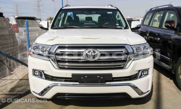 Buy Import Toyota Land Cruiser White Car in Import - Dubai in Ali Sabieh Region Buy Import Toyota Land Cruiser White Car in Import - Dubai in Ali Sabieh Region