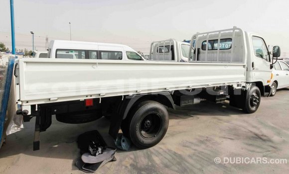 Buy Import Hyundai Accent White Car in Import - Dubai in Ali Sabieh Region Buy Import Hyundai Accent White Car in Import - Dubai in Ali Sabieh Region