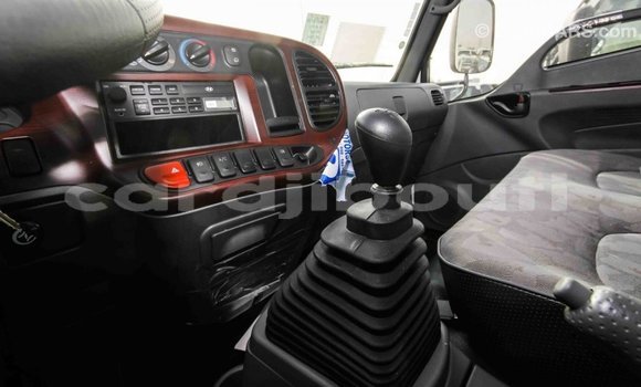 Buy Import Hyundai Accent White Car in Import - Dubai in Ali Sabieh Region Buy Import Hyundai Accent White Car in Import - Dubai in Ali Sabieh Region