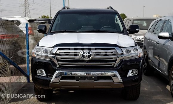 Acheter Import Voiture Toyota Land Cruiser Noir à Import - Dubai, Ali Sabieh Region Acheter Import Voiture Toyota Land Cruiser Noir à Import - Dubai, Ali Sabieh Region