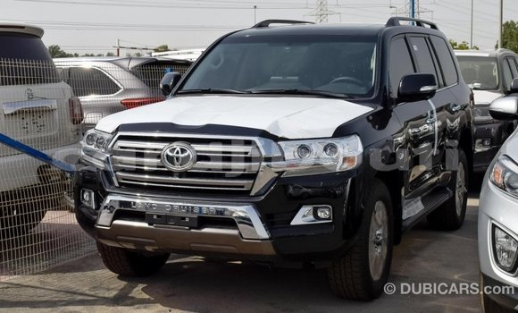 Acheter Import Voiture Toyota Land Cruiser Noir à Import - Dubai, Ali Sabieh Region Acheter Import Voiture Toyota Land Cruiser Noir à Import - Dubai, Ali Sabieh Region