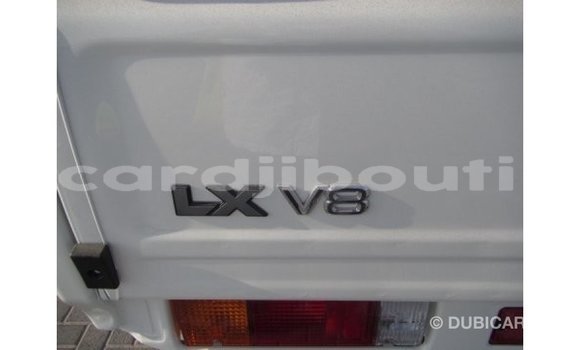 Acheter Import Voiture Toyota Land Cruiser Blanc à Import - Dubai, Ali Sabieh Region Acheter Import Voiture Toyota Land Cruiser Blanc à Import - Dubai, Ali Sabieh Region