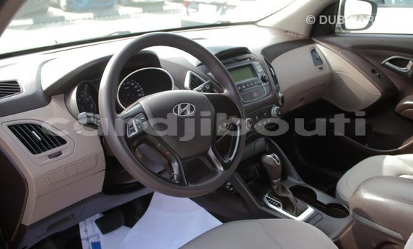 Buy Import Hyundai Tucson Beige Car in Import - Dubai in Ali Sabieh Region Buy Import Hyundai Tucson Beige Car in Import - Dubai in Ali Sabieh Region
