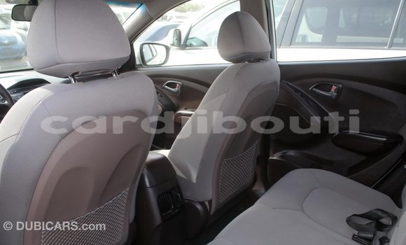 Buy Import Hyundai Tucson Beige Car in Import - Dubai in Ali Sabieh Region Buy Import Hyundai Tucson Beige Car in Import - Dubai in Ali Sabieh Region
