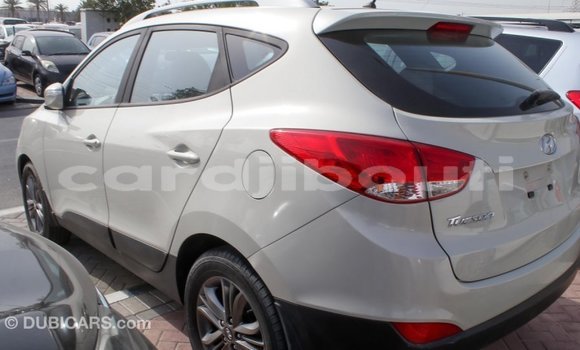 Buy Import Hyundai Tucson Beige Car in Import - Dubai in Ali Sabieh Region Buy Import Hyundai Tucson Beige Car in Import - Dubai in Ali Sabieh Region