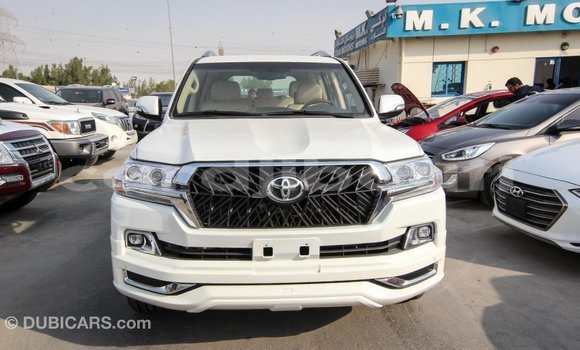 Acheter Import Voiture Toyota Land Cruiser Blanc à Import - Dubai, Ali Sabieh Region Acheter Import Voiture Toyota Land Cruiser Blanc à Import - Dubai, Ali Sabieh Region