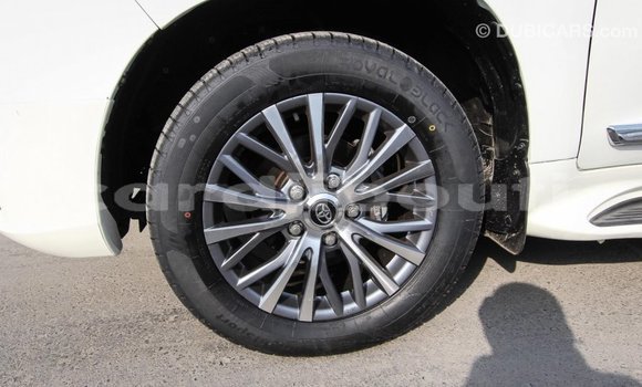 Acheter Import Voiture Toyota Land Cruiser Blanc à Import - Dubai, Ali Sabieh Region Acheter Import Voiture Toyota Land Cruiser Blanc à Import - Dubai, Ali Sabieh Region