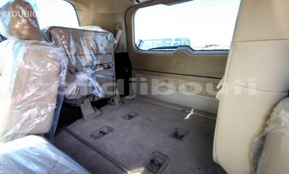 Buy Import Toyota Land Cruiser White Car in Import - Dubai in Ali Sabieh Region Buy Import Toyota Land Cruiser White Car in Import - Dubai in Ali Sabieh Region