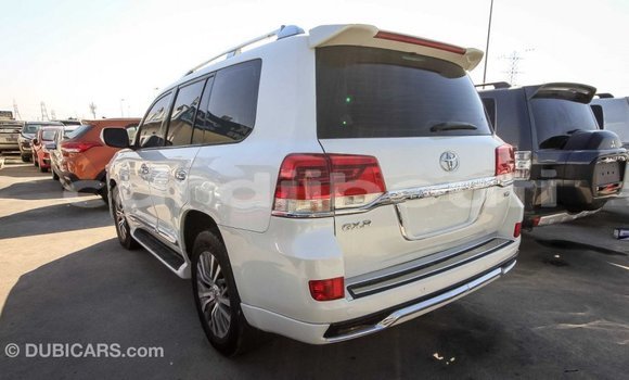 Buy Import Toyota Land Cruiser White Car in Import - Dubai in Ali Sabieh Region Buy Import Toyota Land Cruiser White Car in Import - Dubai in Ali Sabieh Region