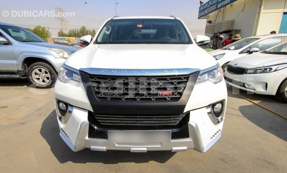 Acheter Import Voiture Toyota Fortuner Blanc à Import - Dubai, Ali Sabieh Region Acheter Import Voiture Toyota Fortuner Blanc à Import - Dubai, Ali Sabieh Region