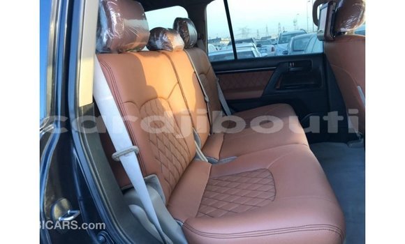 Buy Import Toyota Land Cruiser Black Car in Import - Dubai in Ali Sabieh Region Buy Import Toyota Land Cruiser Black Car in Import - Dubai in Ali Sabieh Region