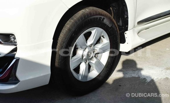 Buy Import Toyota Prado White Car in Import - Dubai in Ali Sabieh Region Buy Import Toyota Prado White Car in Import - Dubai in Ali Sabieh Region