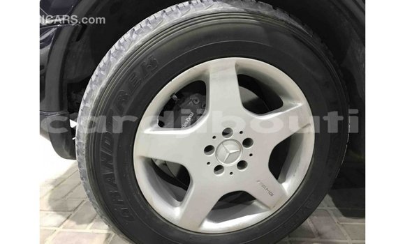 Acheter Import Voiture Mercedes-Benz 190 (W201) Bleu à Import - Dubai, Ali Sabieh Region