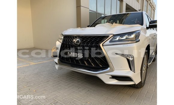 Acheter Import Voiture Lexus LX Blanc à Import - Dubai, Ali Sabieh Region Acheter Import Voiture Lexus LX Blanc à Import - Dubai, Ali Sabieh Region